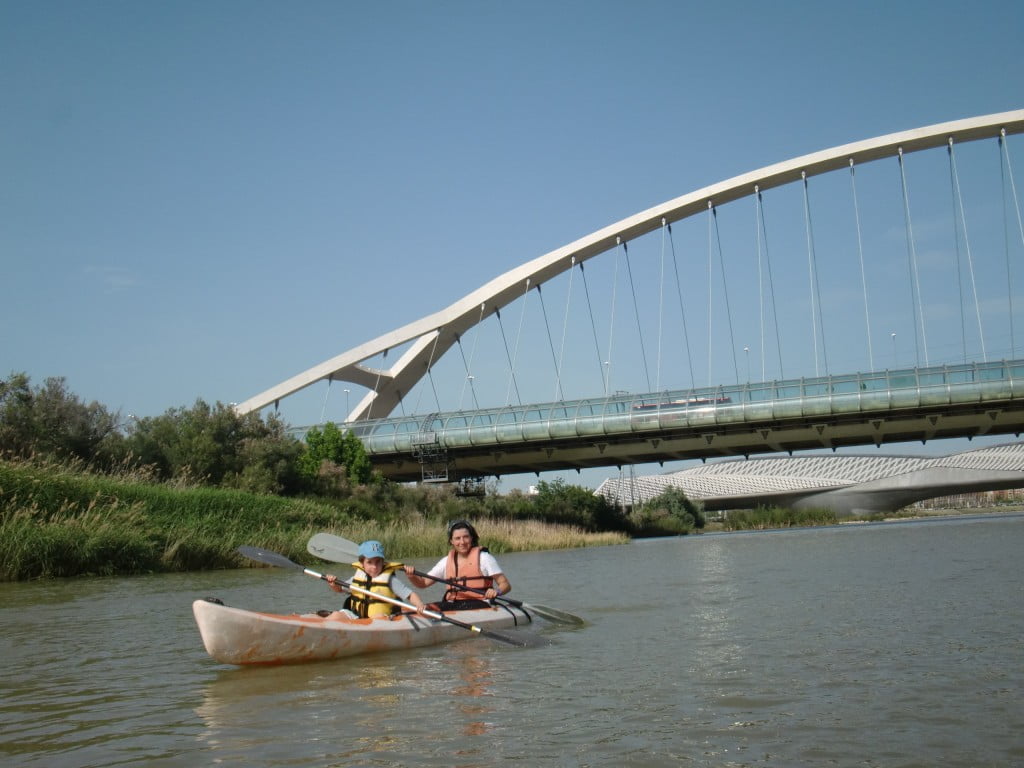 Descenso pequeNAUTAS en piragua o balsas de raft por los Puentes de Zaragoza
